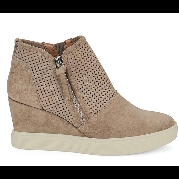 sofft bellview wedge sneaker